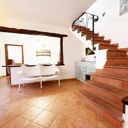 Pgs Immobiliare Srls Residenza Luisa Bilocale Con Terrazza Vista Mare In Centro Storico Apartment