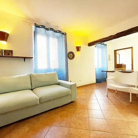 Apartment Pgs Immobiliare Srls Residenza Luisa Bilocale Con Terrazza Vista Mare In Centro Storico La Maddalena (Sassari)